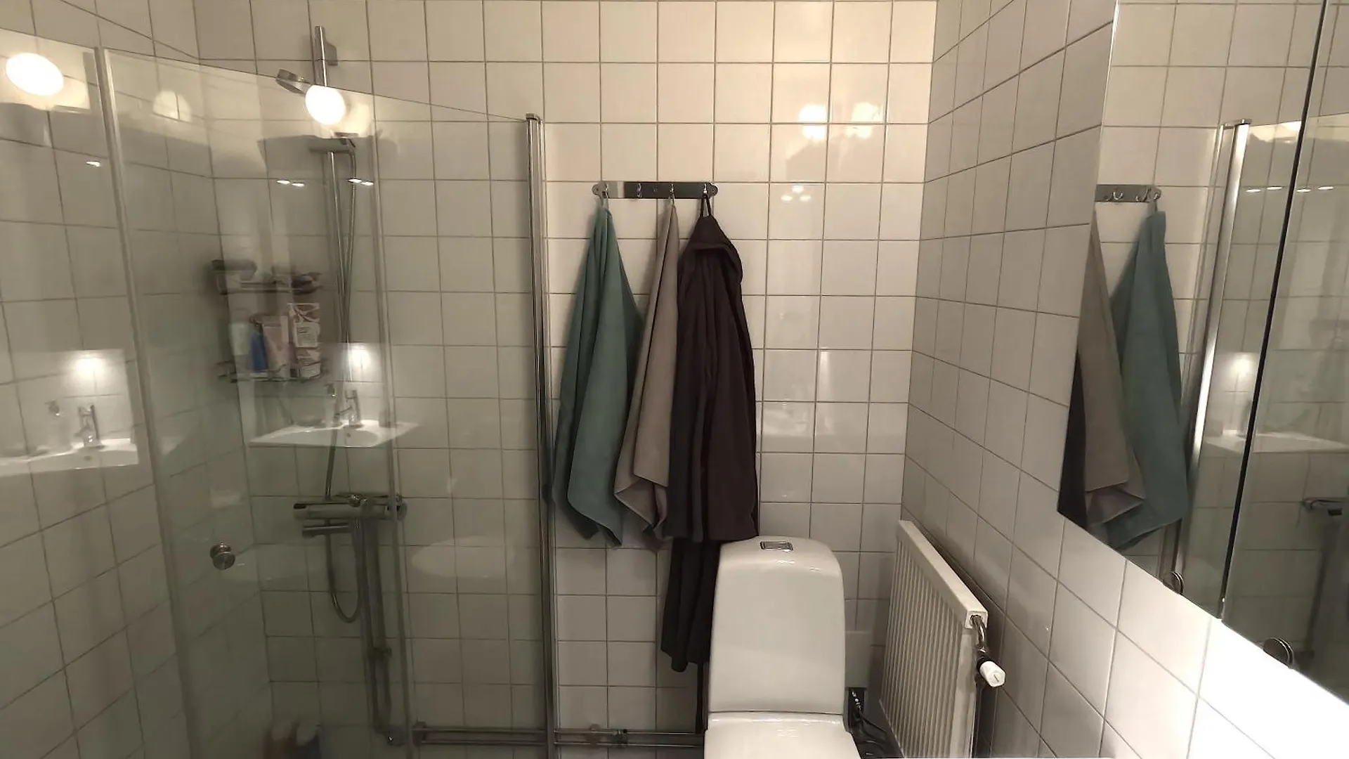 Mysig Och Lung Laegenhet Med Balkong Naera Stockholm! Apartment 0*, Stockholm
