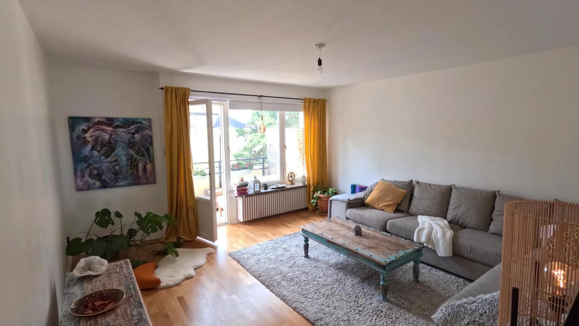 Mysig Och Lung Laegenhet Med Balkong Naera Stockholm! Apartment Sweden
