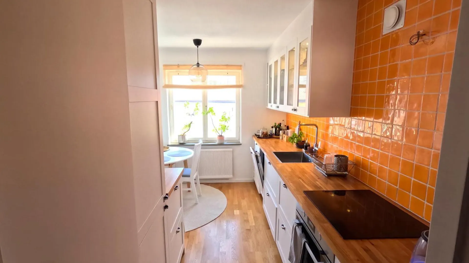 Mysig Och Lung Laegenhet Med Balkong Naera Stockholm! Apartment